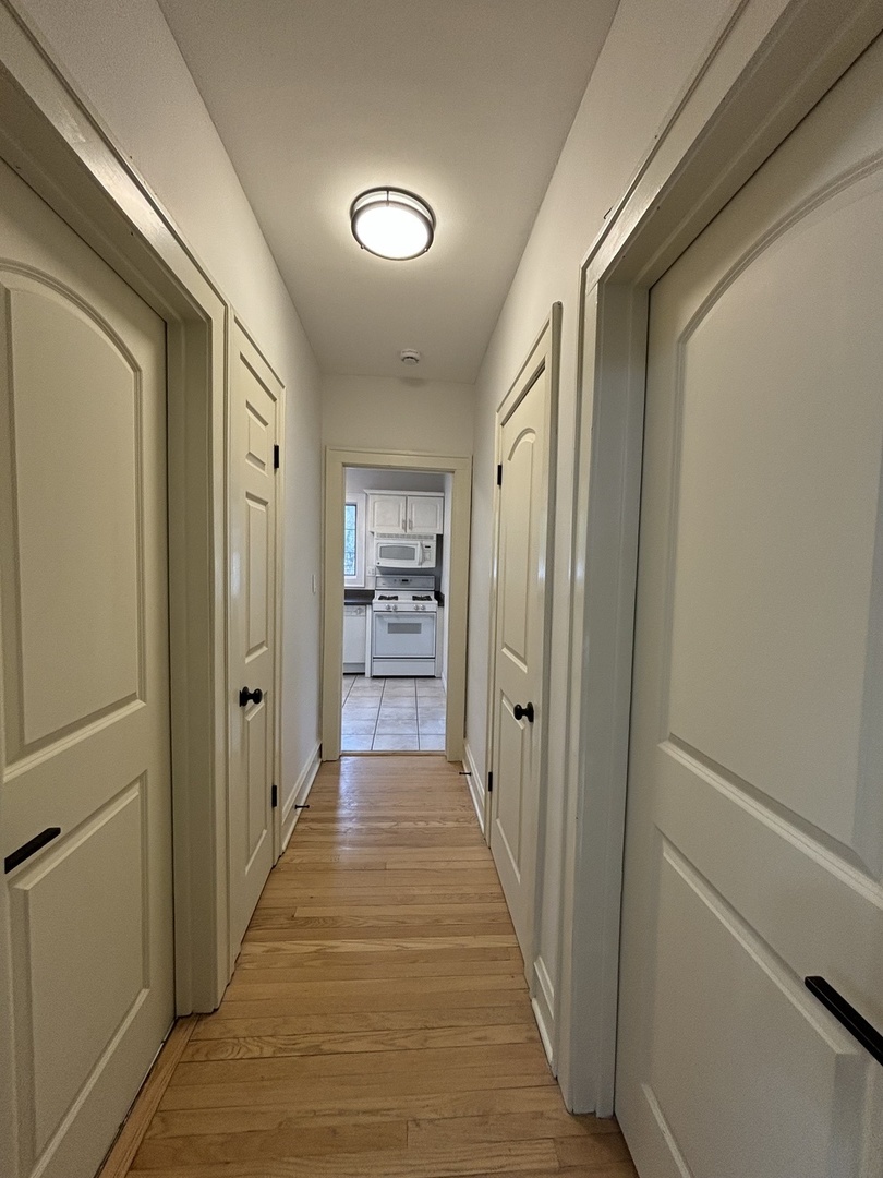 247 Oakland Grove Elmhurst, IL 60126 - Photo 9 of 22