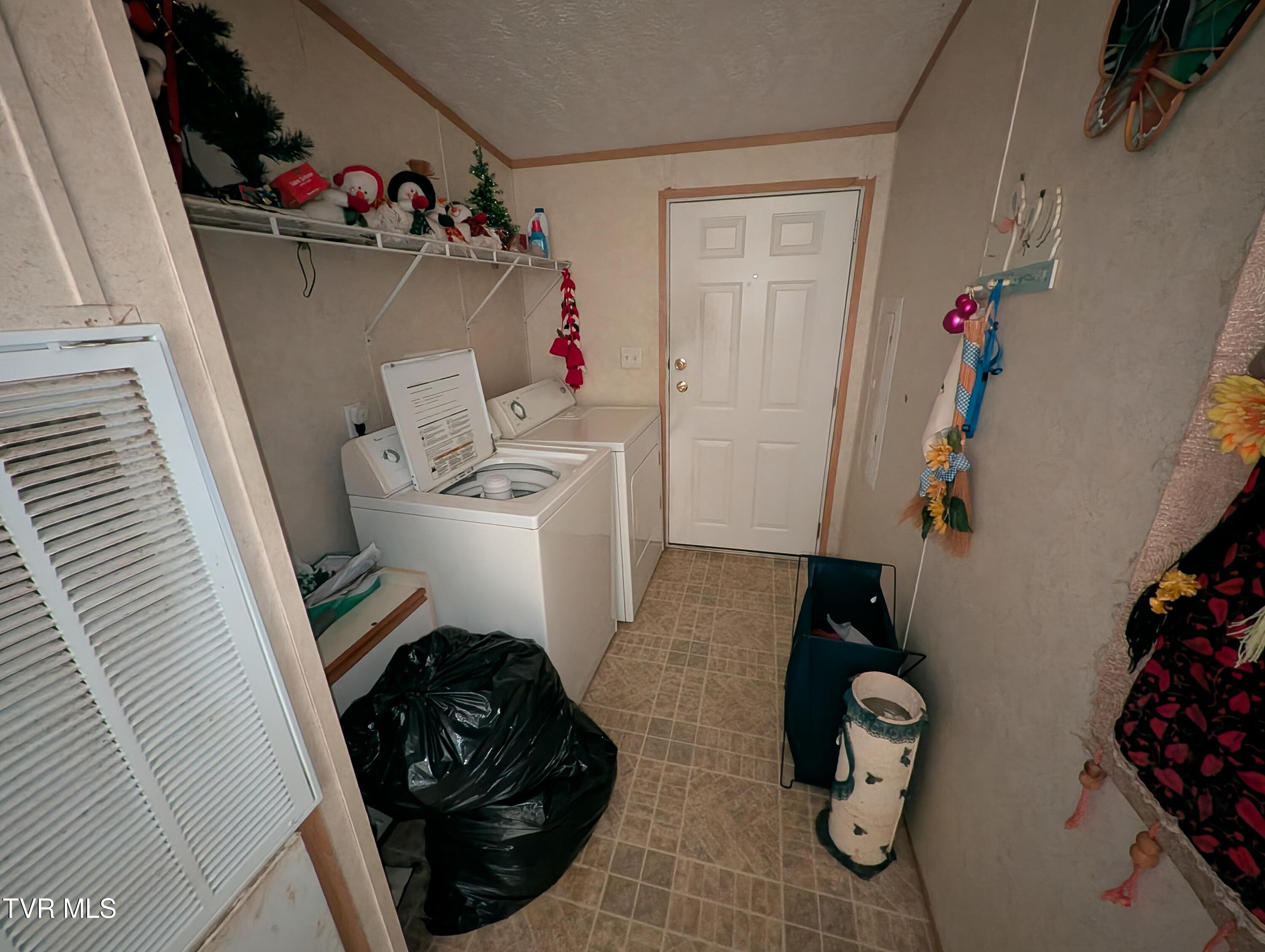 9304 Hunters Valley W Road Duffield, VA 24244 - Photo 13 of 20 2025-12-07 09.44.28