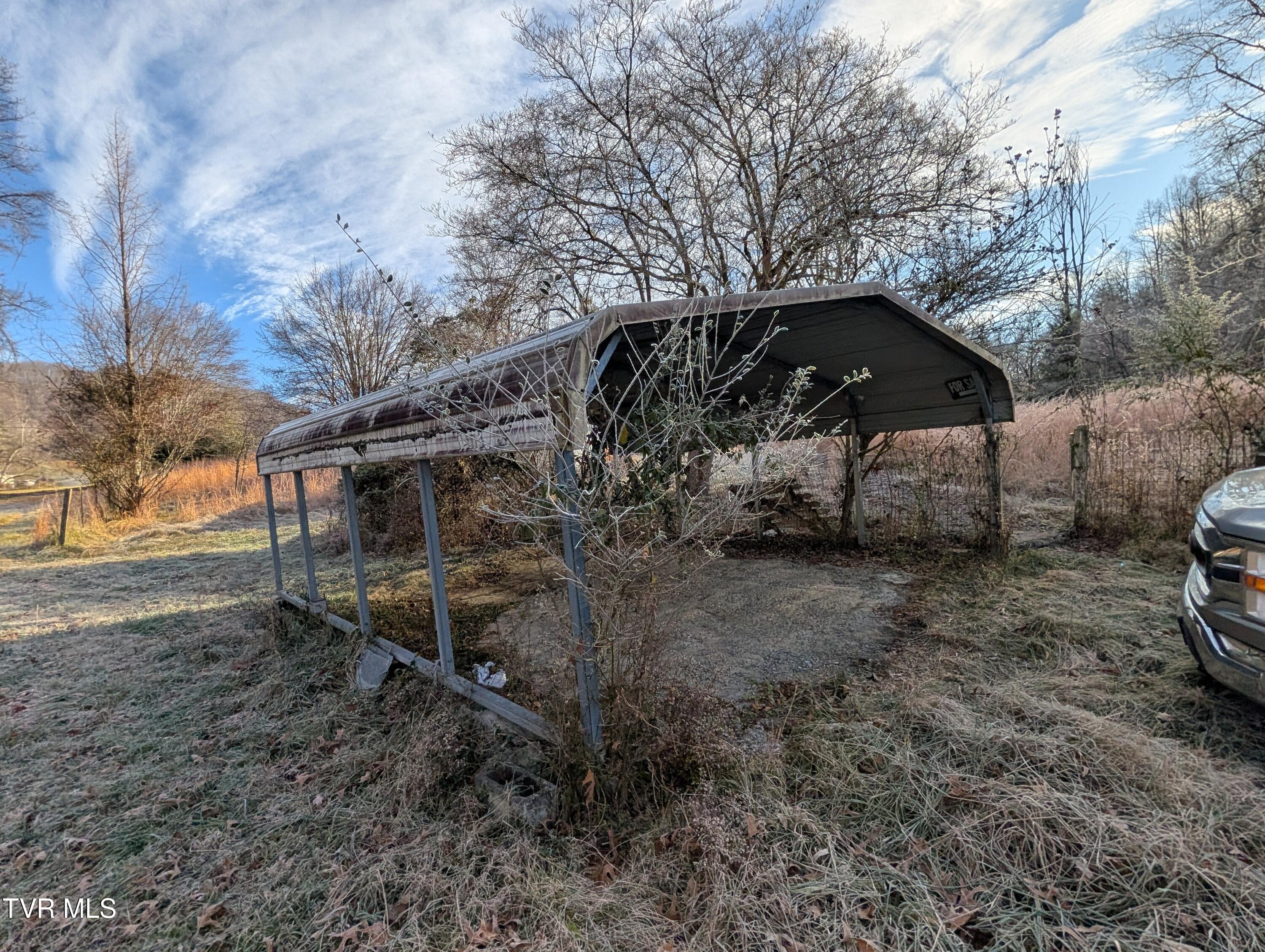 9304 Hunters Valley W Road Duffield, VA 24244 - Photo 5 of 20 2025-12-07 09.36.20