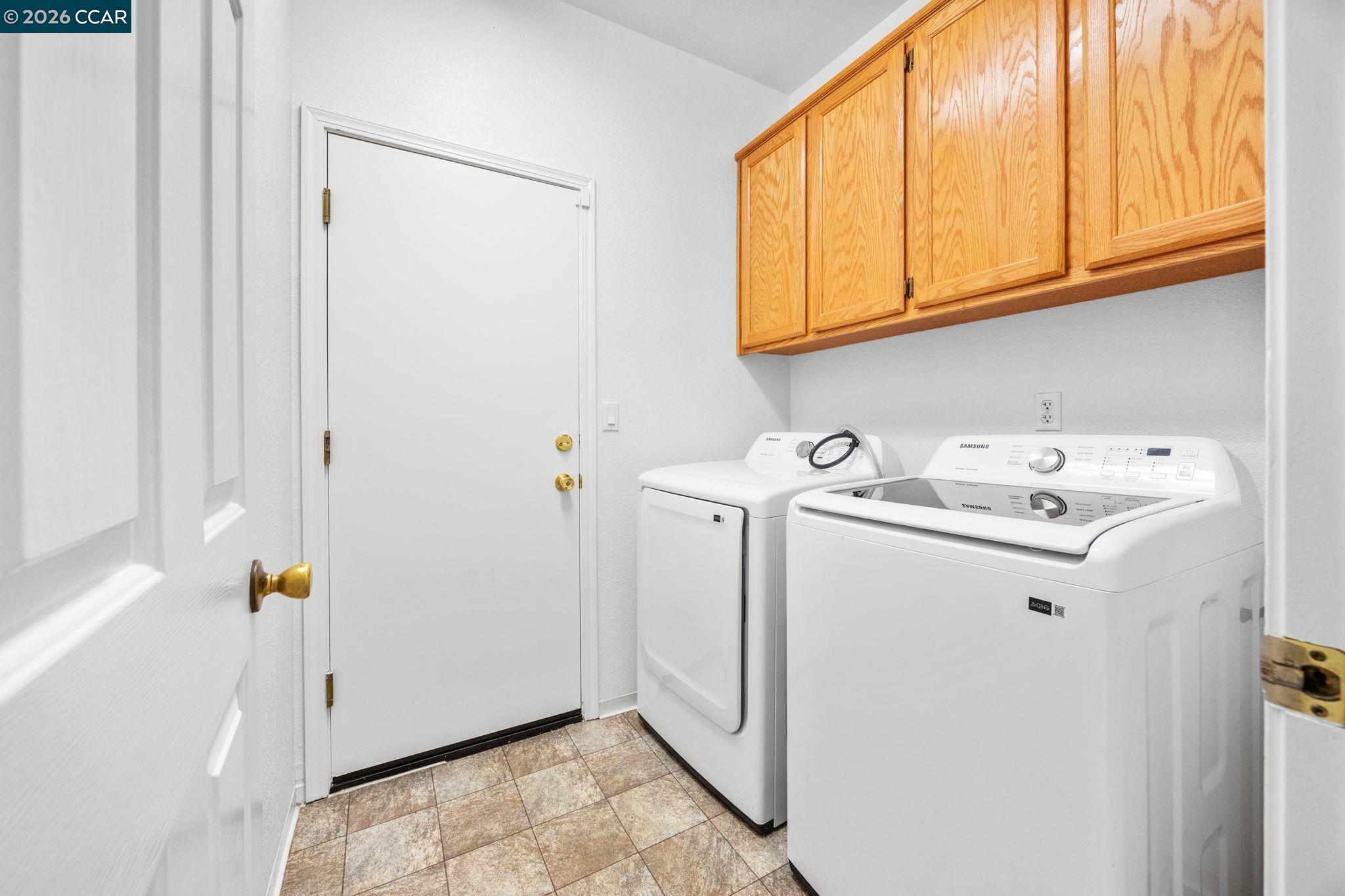 1402 Legend Circle Vallejo, CA 94591 - Photo 17 of 40