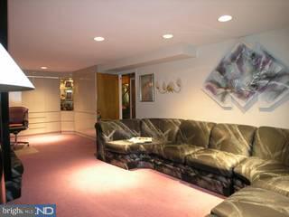 9268 Darlington Road Philadelphia, PA 19115 - Photo 5 of 6