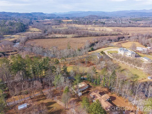 $399,000 | 72 Lacey Lane, Hendersonville, NC 28739