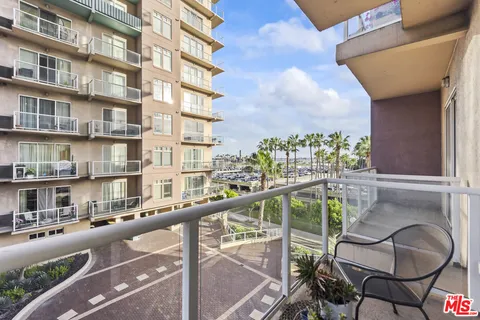 $2,600 | 388 East Ocean Boulevard, Unit 304, Long Beach, CA 90802