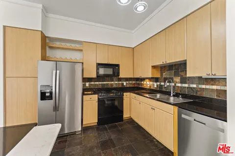 $2,600 | 388 East Ocean Boulevard, Unit 304, Long Beach, CA 90802