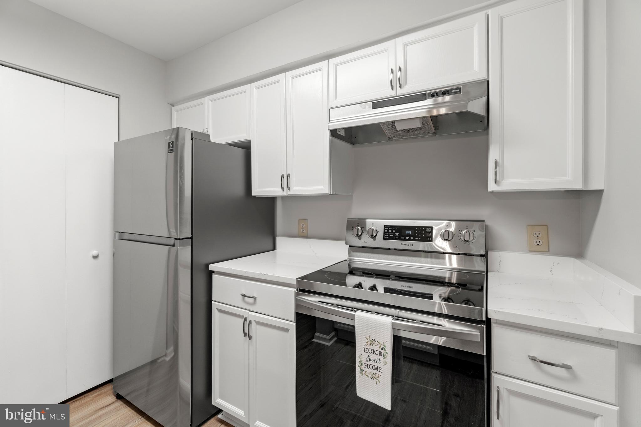 11142 Beaver Trail Court Reston, VA 20191 - Photo 17 of 36 Kitchen