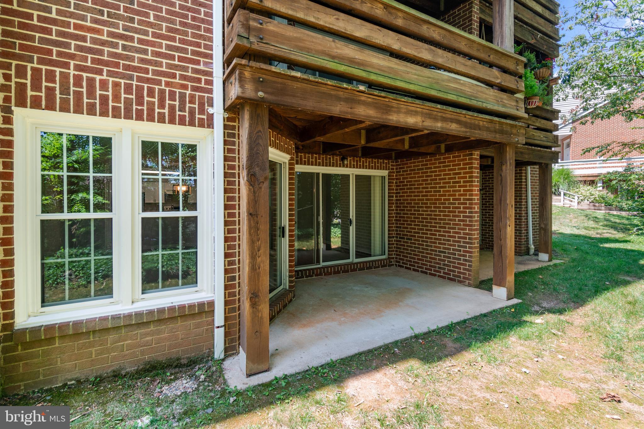 11142 Beaver Trail Court Reston, VA 20191 - Photo 31 of 36 Exterior Rear