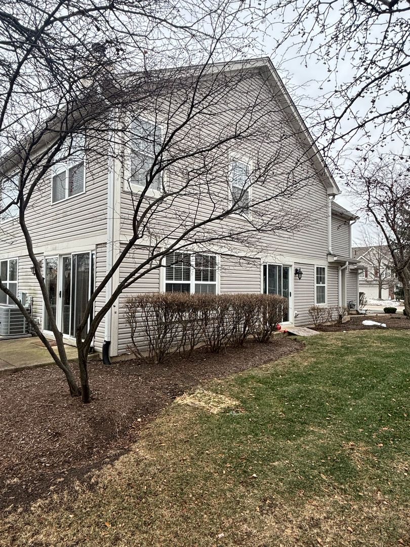 3029 Crystal Rock Road Naperville, IL 60564 - Photo 2 of 7