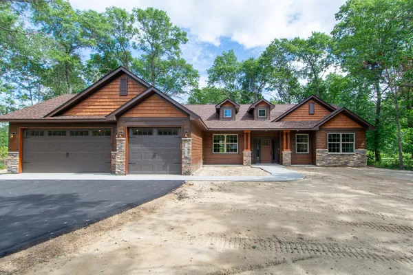 $584,900 | 14502 Lynndale Drive North, Baxter, MN 56425