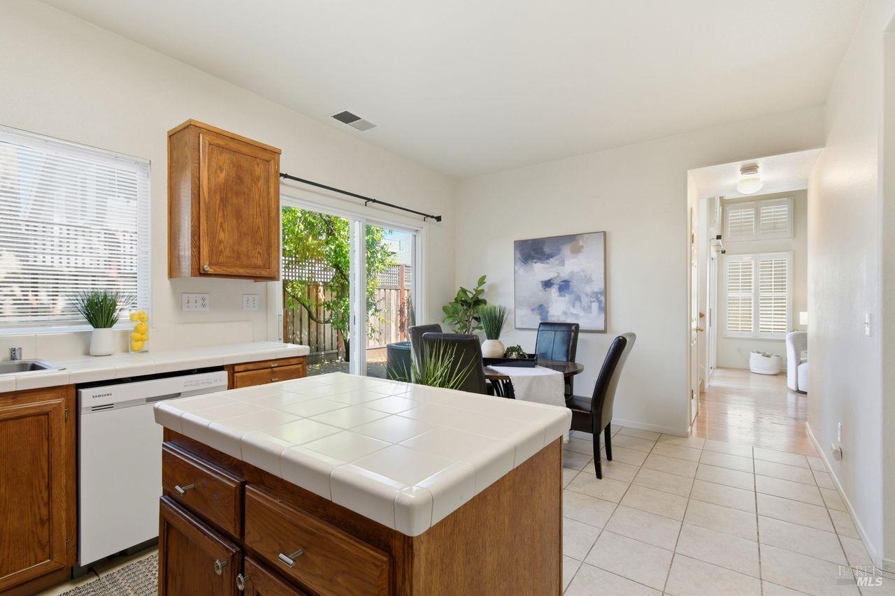 1439 Grey Hawk Way Santa Rosa, CA 95409 - Photo 16 of 37