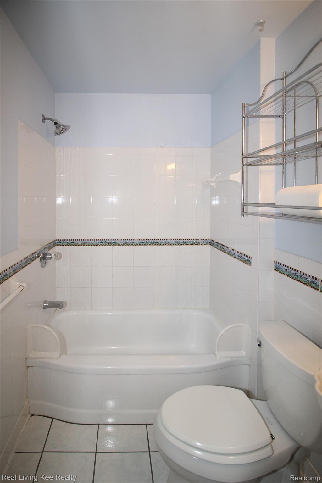 305 East Webster Road Royal Oak, MI 48073 - Photo 20 of 51 IMG_5892.jpg