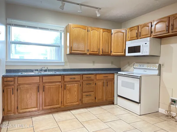 $1,050,000 | 1717 Lindsey Road, Jacksonville, FL 32221