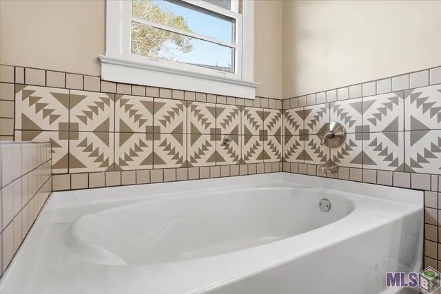 $1,400 | 1343 Eddie Robinson Sr Drive, Baton Rouge, LA 70802