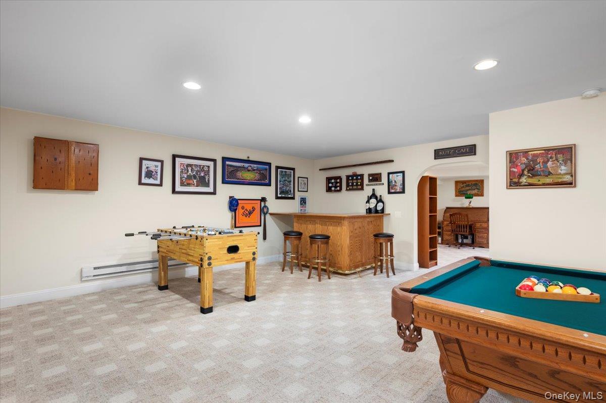 775 Scarsdale Road, Unit 7 Tuckahoe, NY 10707 - Photo 20 of 27 a living room with furniture and a table