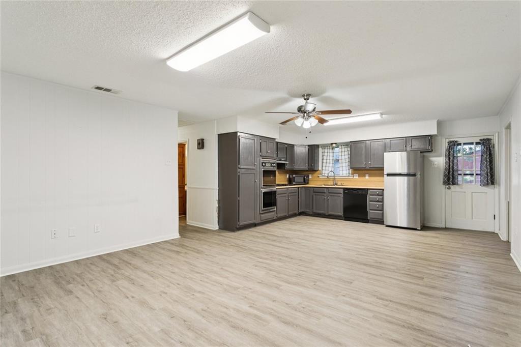 2312 Robin Street Slidell, LA 70460 - Photo 3 of 12