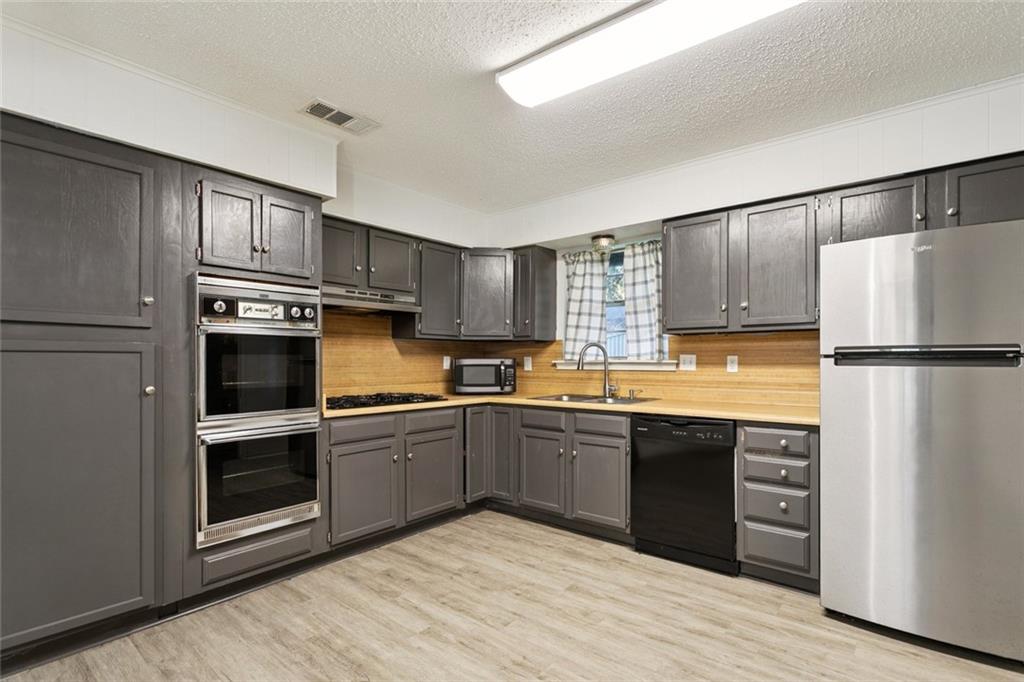 2312 Robin Street Slidell, LA 70460 - Photo 4 of 12