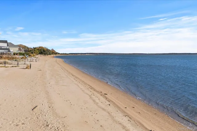 $739,000 | 33 Willow Street, Aquebogue, NY 11901