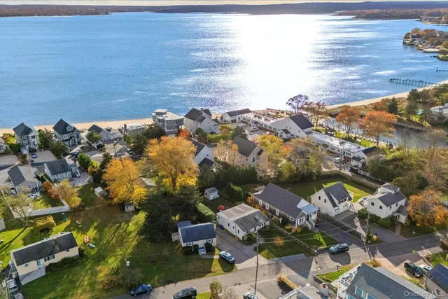 $739,000 | 33 Willow Street, Aquebogue, NY 11901