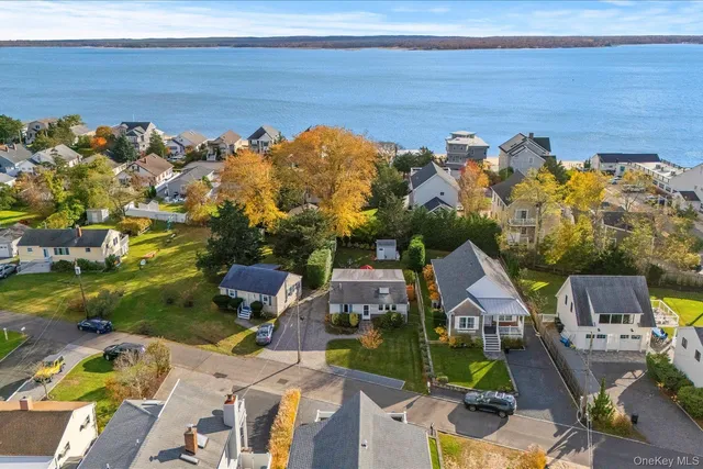 $739,000 | 33 Willow Street, Aquebogue, NY 11901