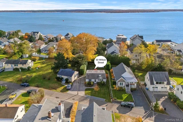 $739,000 | 33 Willow Street, Aquebogue, NY 11901