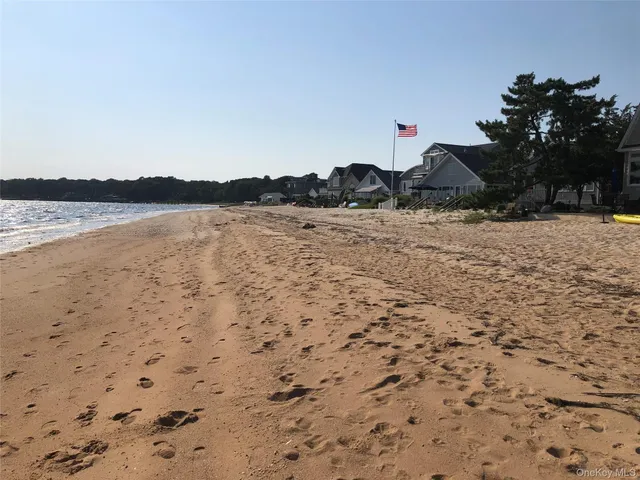 $739,000 | 33 Willow Street, Aquebogue, NY 11901