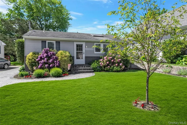 $739,000 | 33 Willow Street, Aquebogue, NY 11901