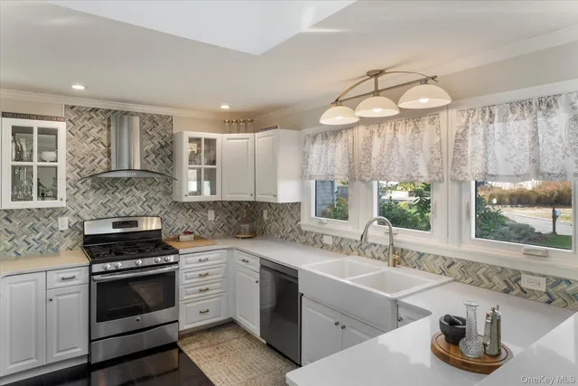 $739,000 | 33 Willow Street, Aquebogue, NY 11901