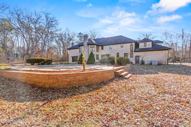 $1,649,900 | 305 Woodview Court, Toms River, NJ 08755