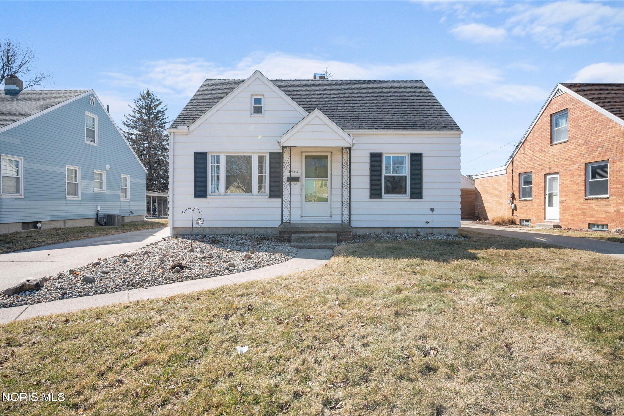 2544 Cawdor Road Oregon, OH 43616 - Photo 1 of 1 02-DSC1771