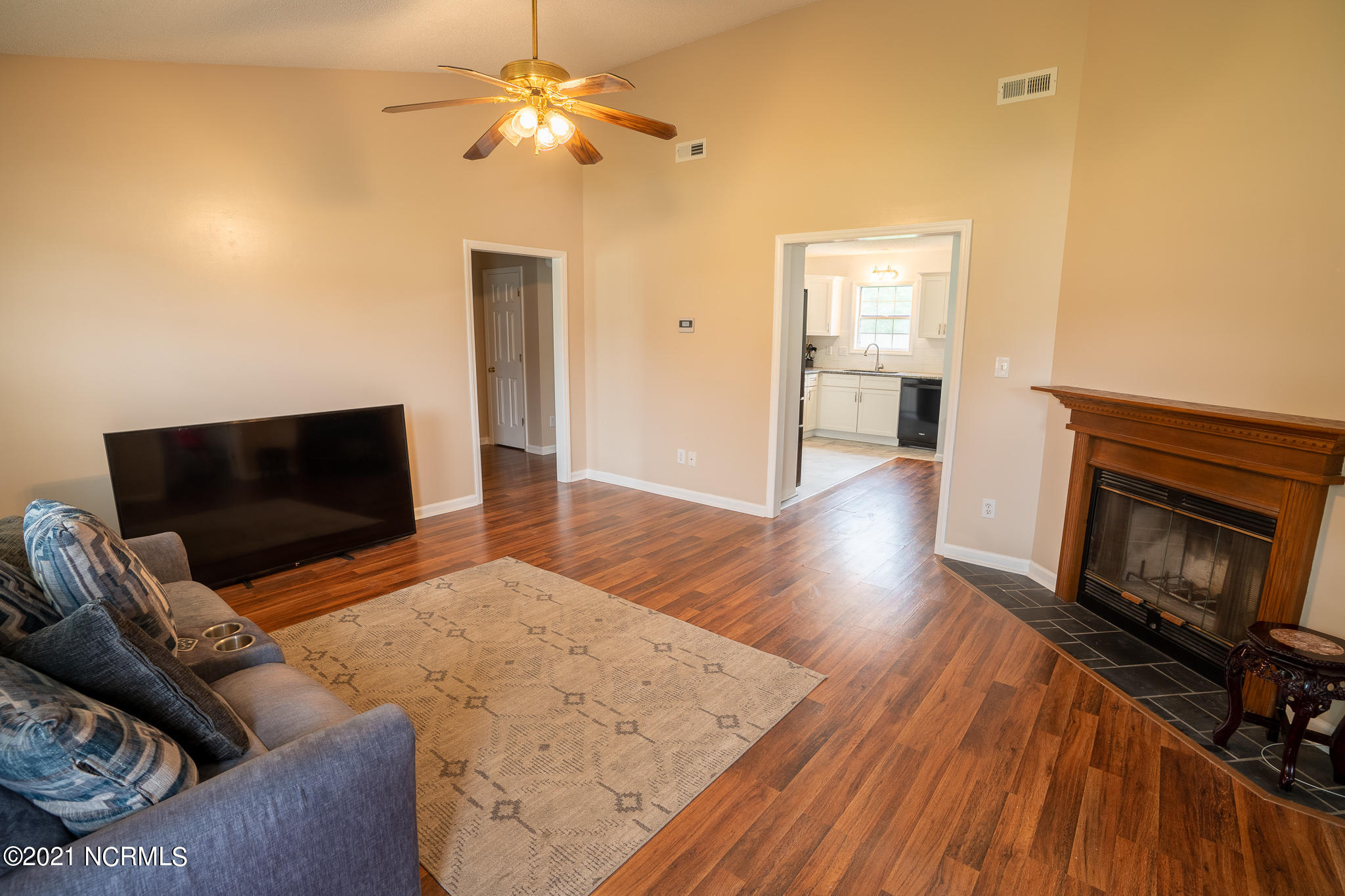 155 Parnell Road Hubert, NC 28539 - Photo 6 of 24 DSC04566-HDR