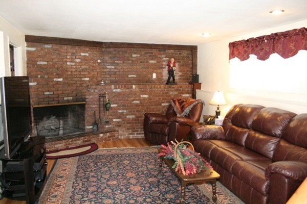 4 McLean Road Saugus, MA 01906 - Photo 8 of 19 Gallery Image 8