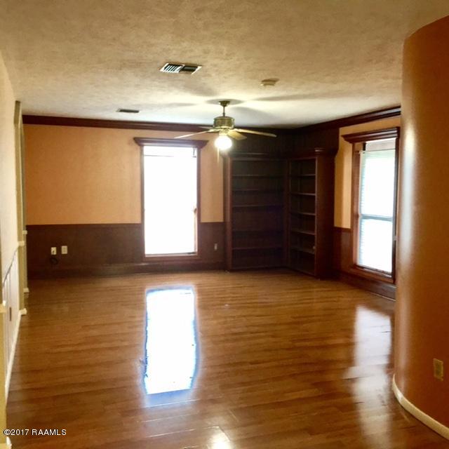 722 St Clair Road Breaux Bridge, LA 70517 - Photo 5 of 20 St Clair Living 2
