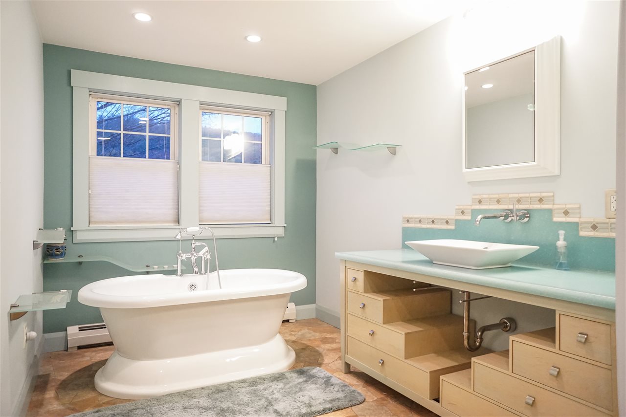 5 Mont Vernon Road New Boston, NH 03070 - Photo 21 of 39