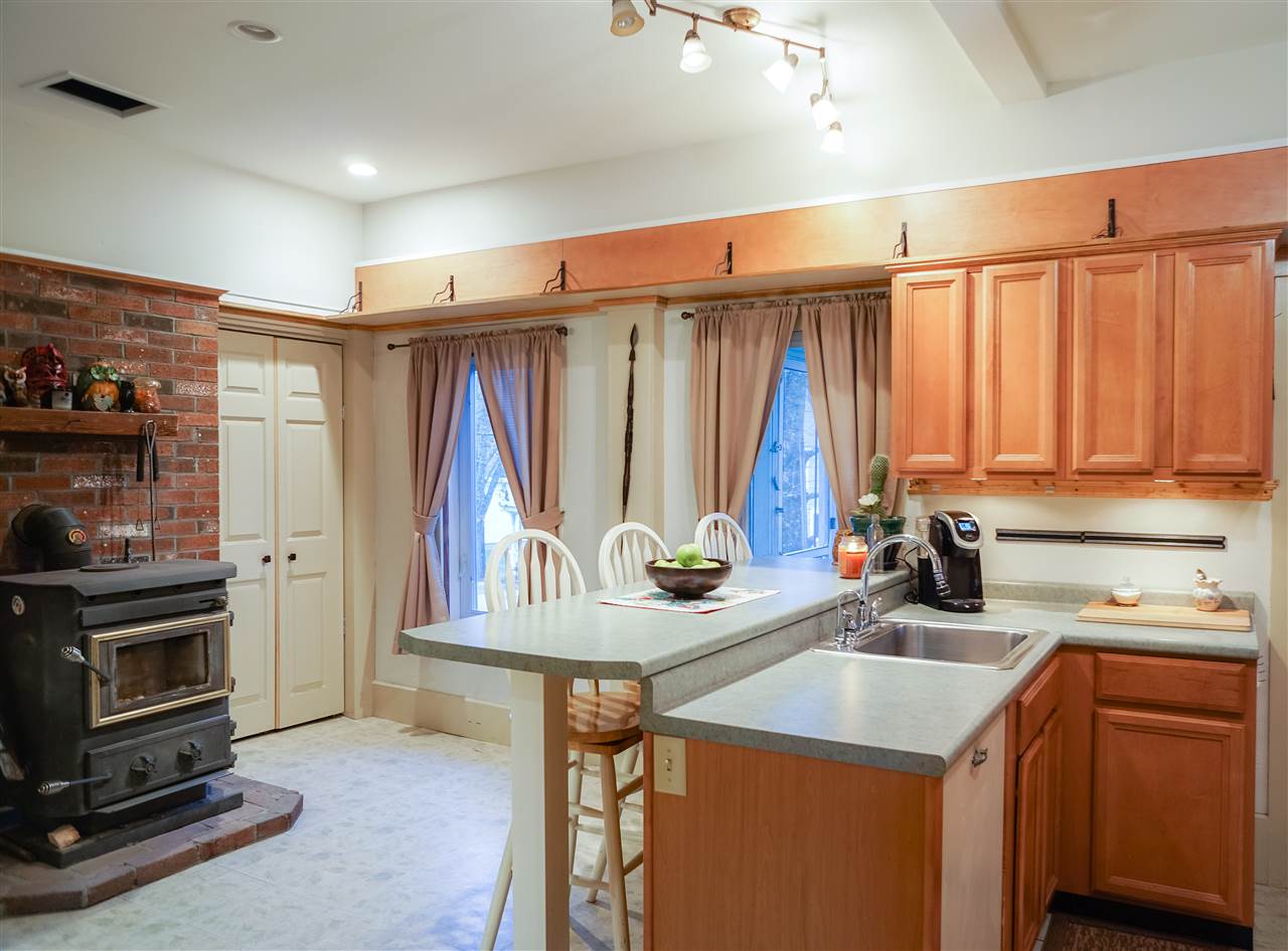5 Mont Vernon Road New Boston, NH 03070 - Photo 7 of 39