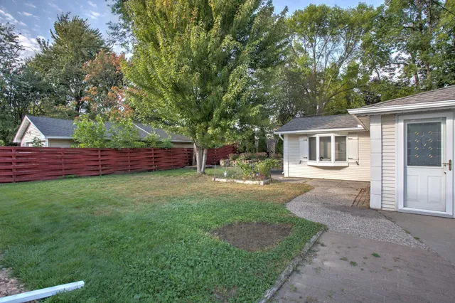 $389,000 | 2079 Garnet Lane, Eagan, MN 55122