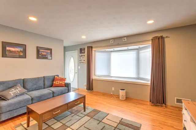 $389,000 | 2079 Garnet Lane, Eagan, MN 55122