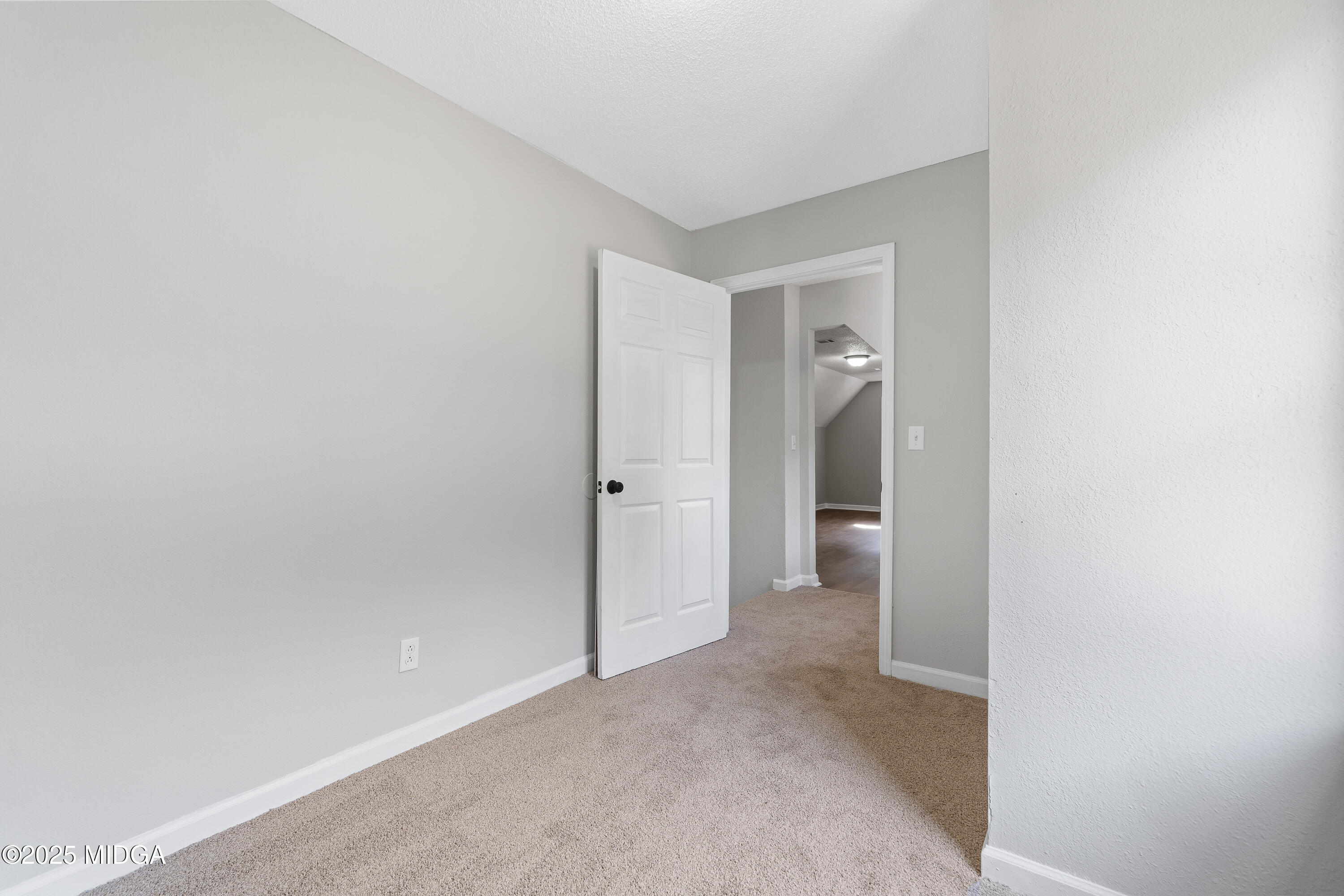7513 Columbus Road Lizella, GA 31052 - Photo 44 of 56 a view of an empty room and fire place
