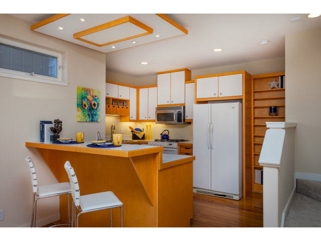 421 Goodman Road Pacifica, CA 94044 - Photo 6 of 25 Gallery Image 6