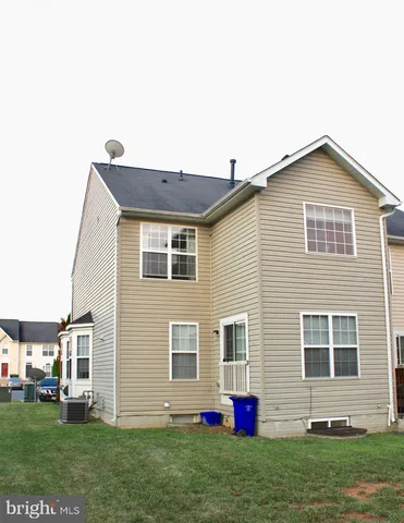 a front view of house with yard