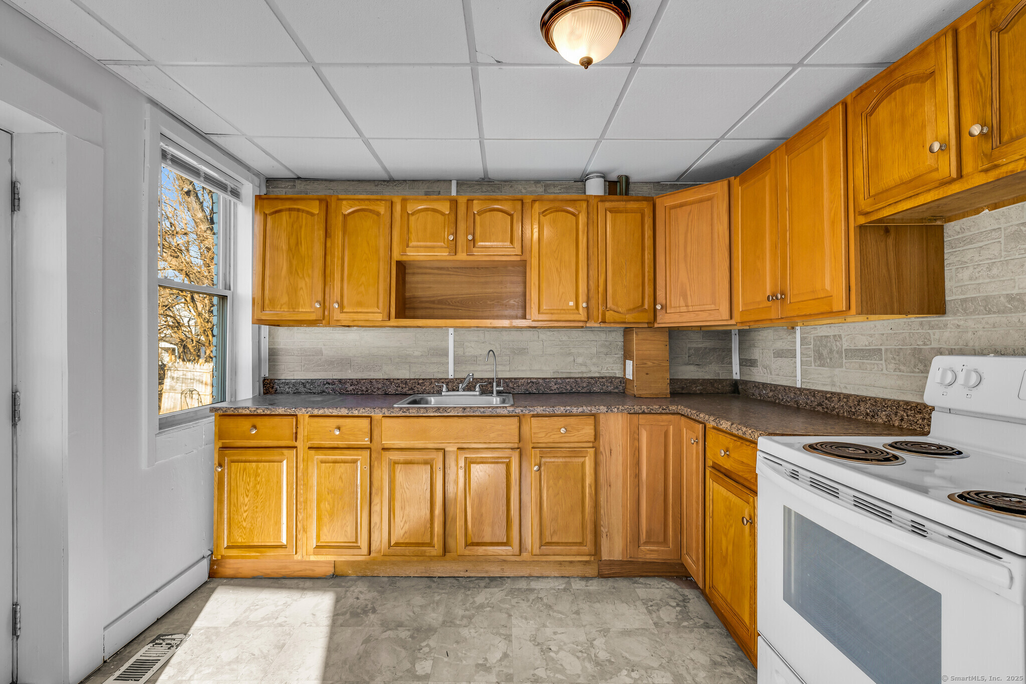 58 Spring Street Enfield, CT 06082 - Photo 5 of 24