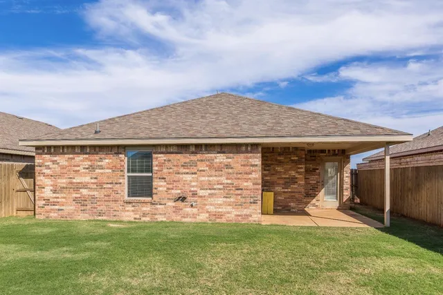 $1,575 | 11208 Clinton Avenue, Lubbock, TX 79424