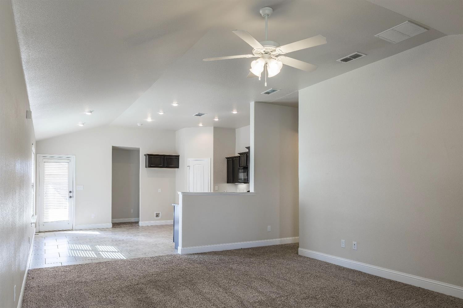 11208 Clinton Avenue Lubbock, TX 79424 - Photo 3 of 17 Photo 3