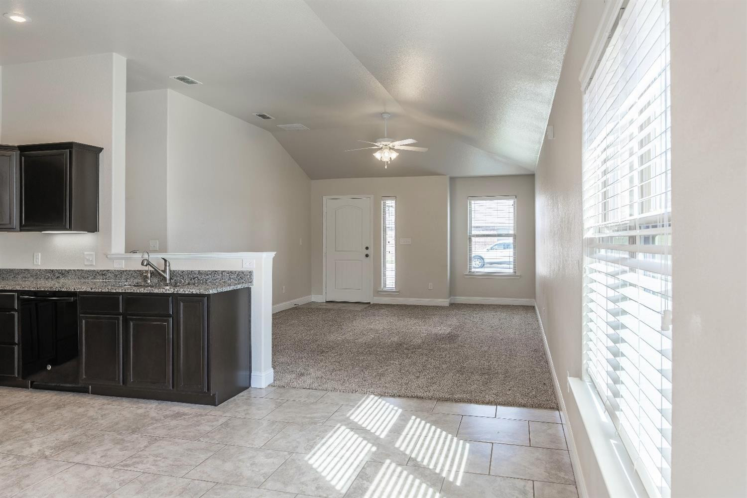 11208 Clinton Avenue Lubbock, TX 79424 - Photo 4 of 17 Photo 4