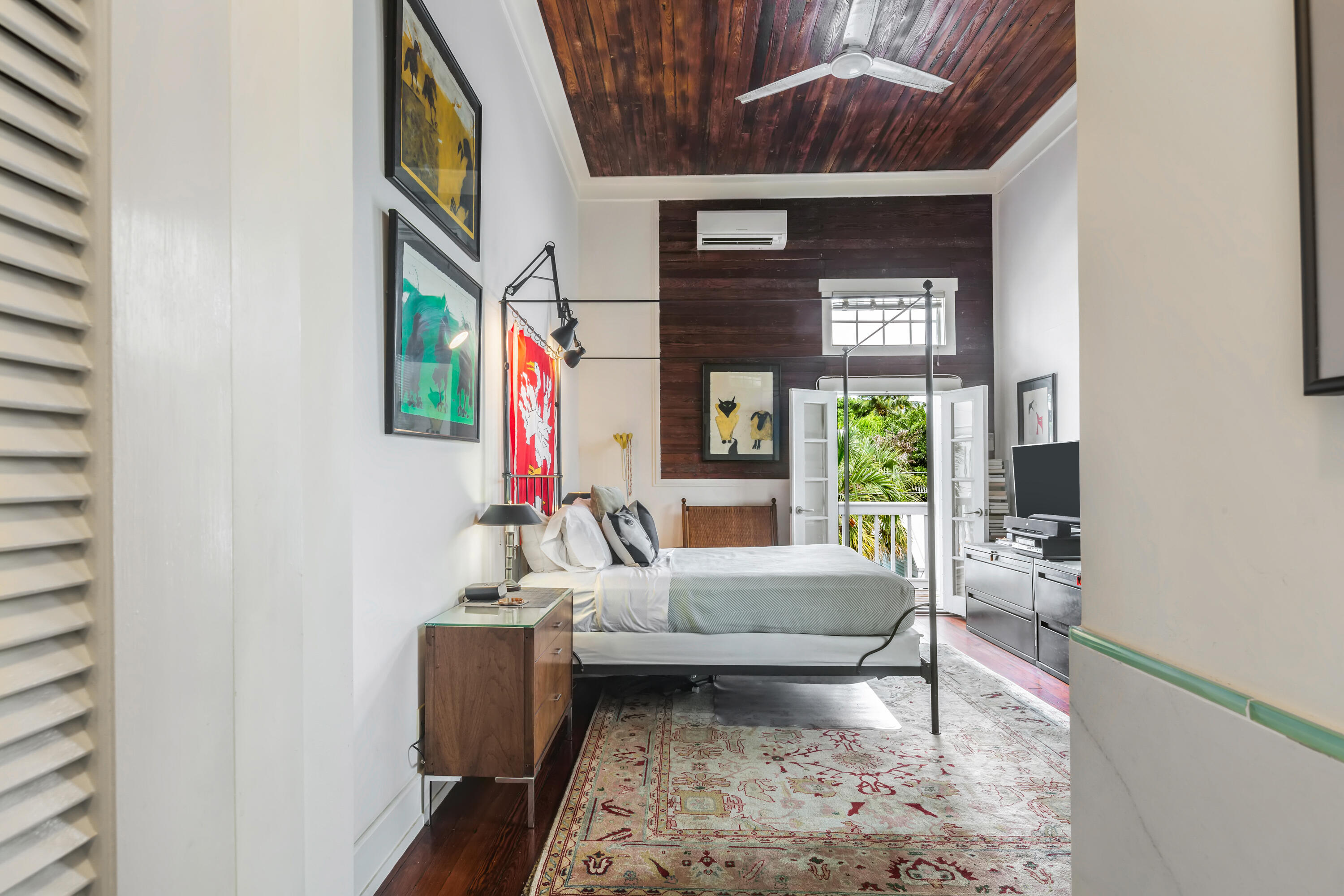 800 Fleming Street, Unit C2 Key West, FL 33040 - Photo 22 of 41 a living room with furniture and a window