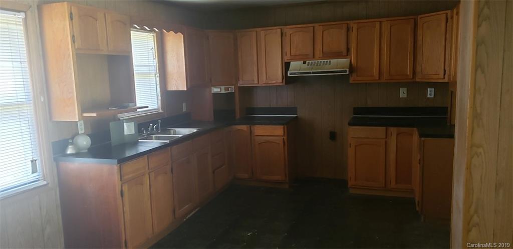 41244 Kings Road New London, NC 28127 - Photo 4 of 18 Gallery Image 4