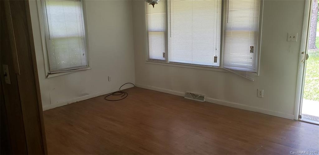 41244 Kings Road New London, NC 28127 - Photo 6 of 18 Gallery Image 6