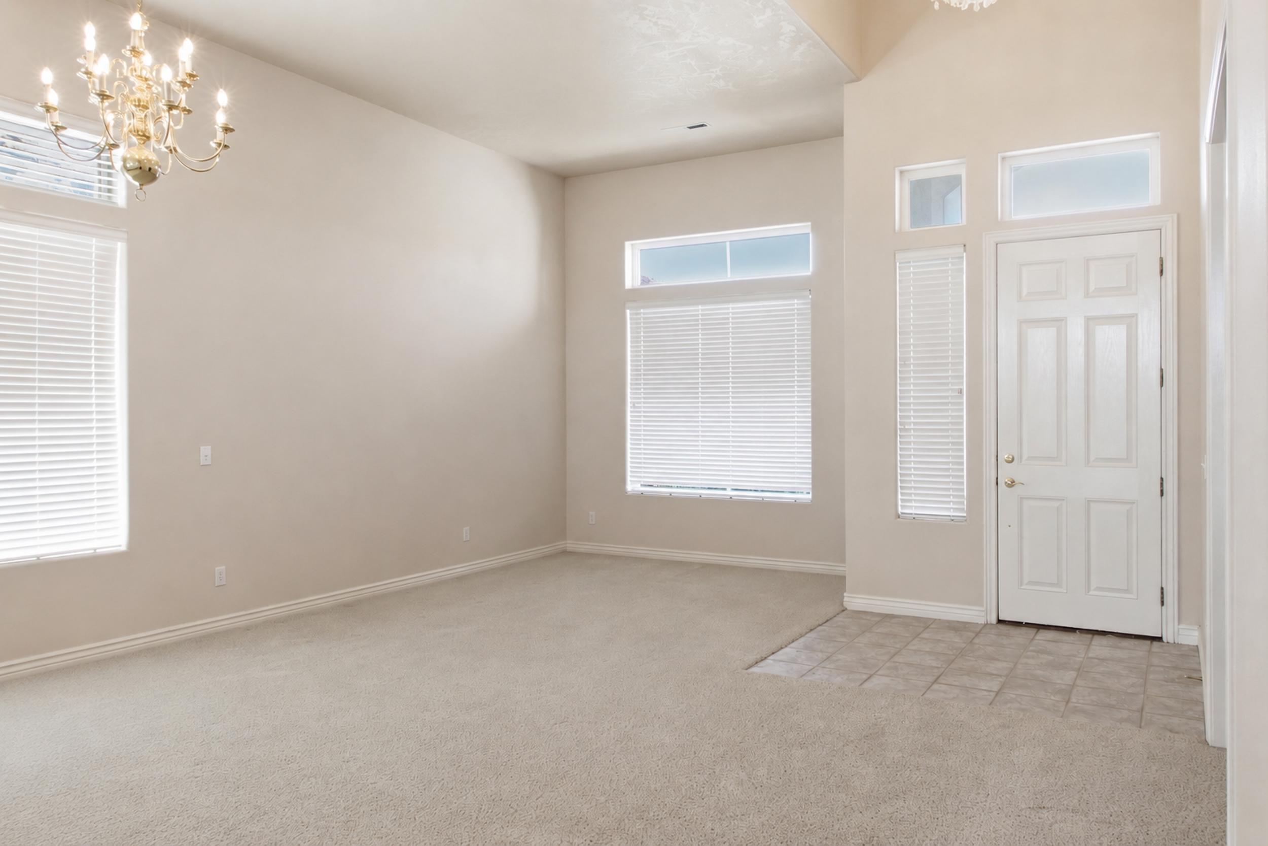 1073 Shadow Ridge Court, Unit 1073 Washington, UT 84780 - Photo 4 of 24 Entry and living room