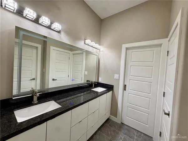 $3,000 | 798 Billy Mitchell Boulevard, Brownsville, TX 78521