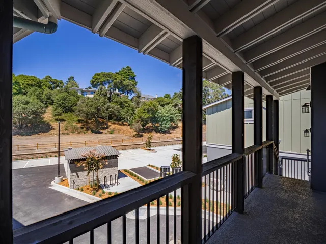 $979,000 | 101 Aptos Vlg Way, Unit 4, Aptos, CA 95003