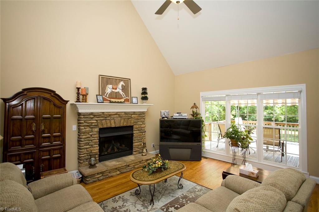 4009 Payne Road High Point, NC 27265 - Photo 5 of 21 Gallery Image 5