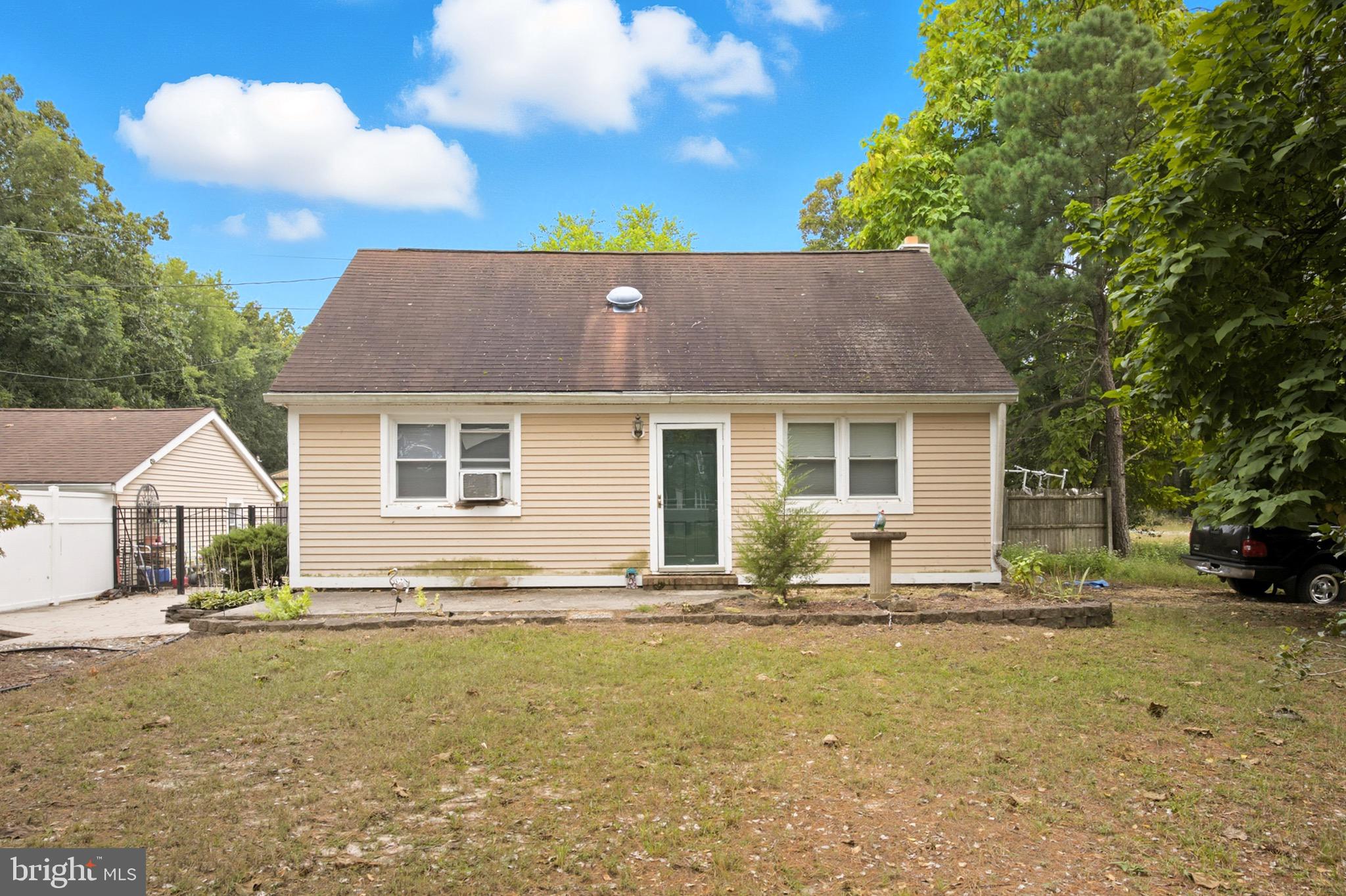 687 Jackson Road Atco, NJ 08004 - Photo 2 of 20 a front view of a house with a yard